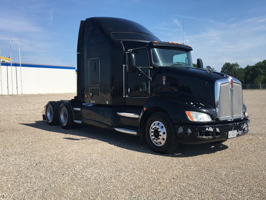 2013 KENWORTH T660 SLEEPER T/A TRUCK TRACTOR