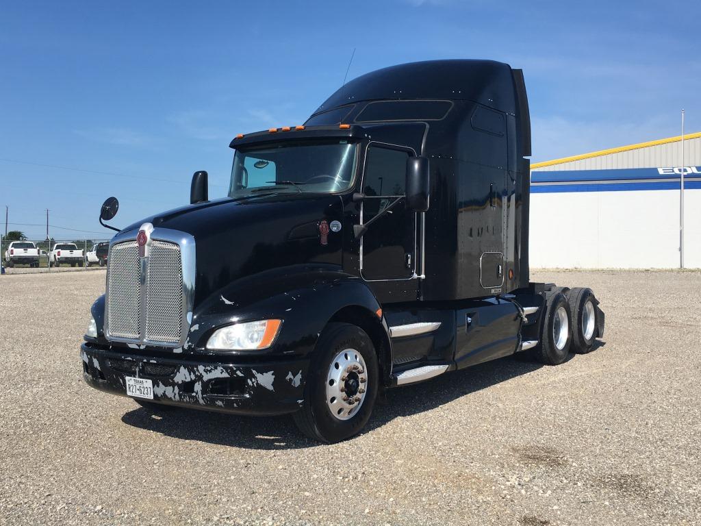 2013 KENWORTH T660 SLEEPER T/A TRUCK TRACTOR