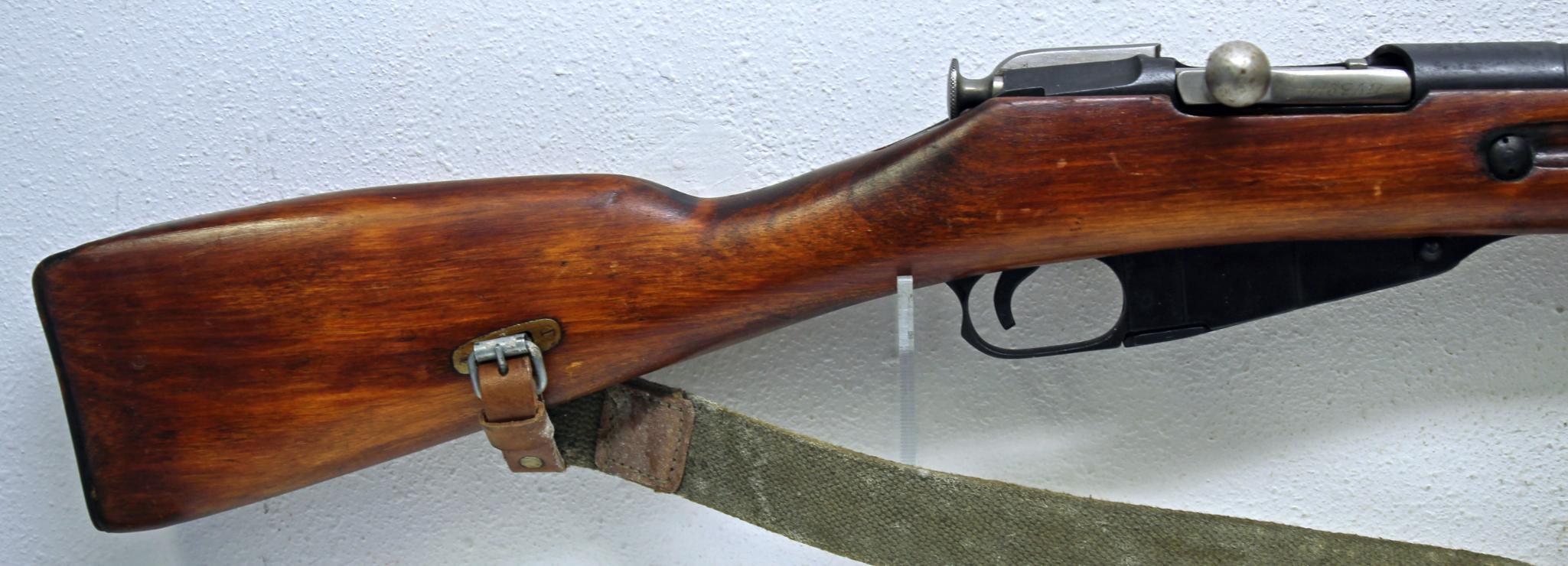 Russian Mosin Nagant M91/30 7.62x54R Bolt Action Rifle w/Bayonet, Ammo Pouches, Oiler Receiver