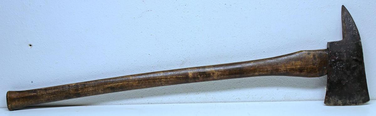 Vintage Old Fireman's Type Axe, Lippincott Axe Mfg., Axe Handle is 35 3/4"