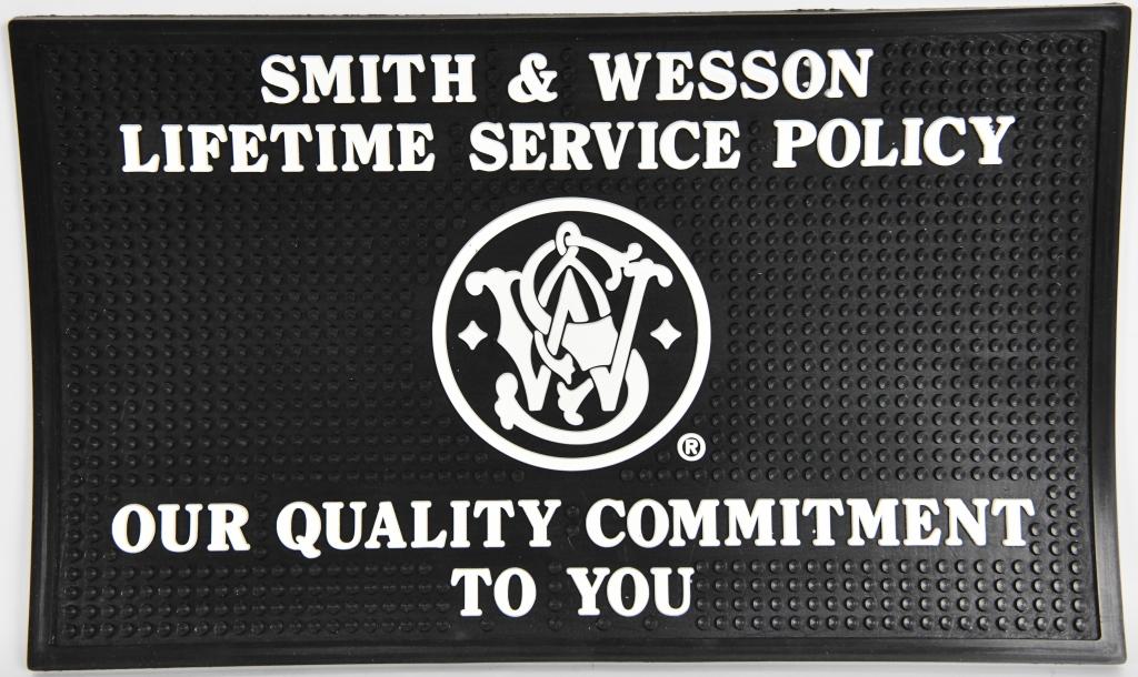 New Smith & Wesson Rubber Dealer Counter Mat