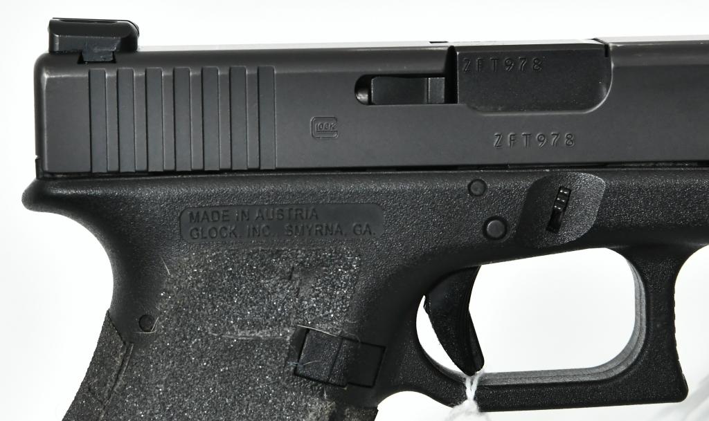 Glock 19 Gen 3 9MM Semi Auto Pistol Package