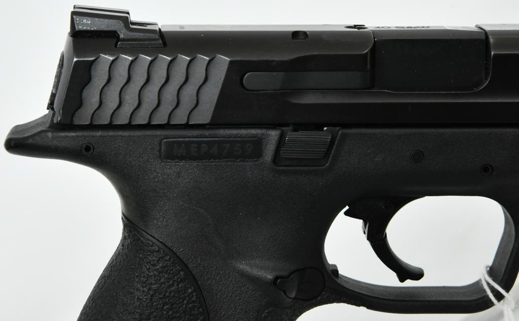 Smith & Wesson M&P 40 Semi Auto Pistol .40 S&W