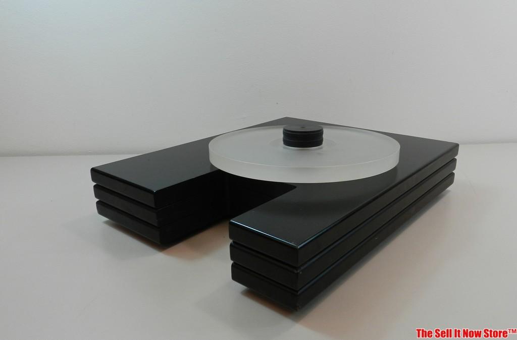 The Well Tempered Lab Turntable