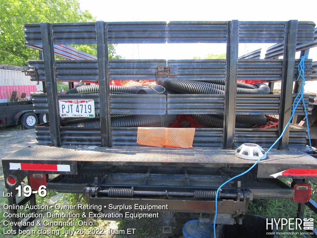 2004 Ford F450 Super Duty Single-Axle Flatbed Truck