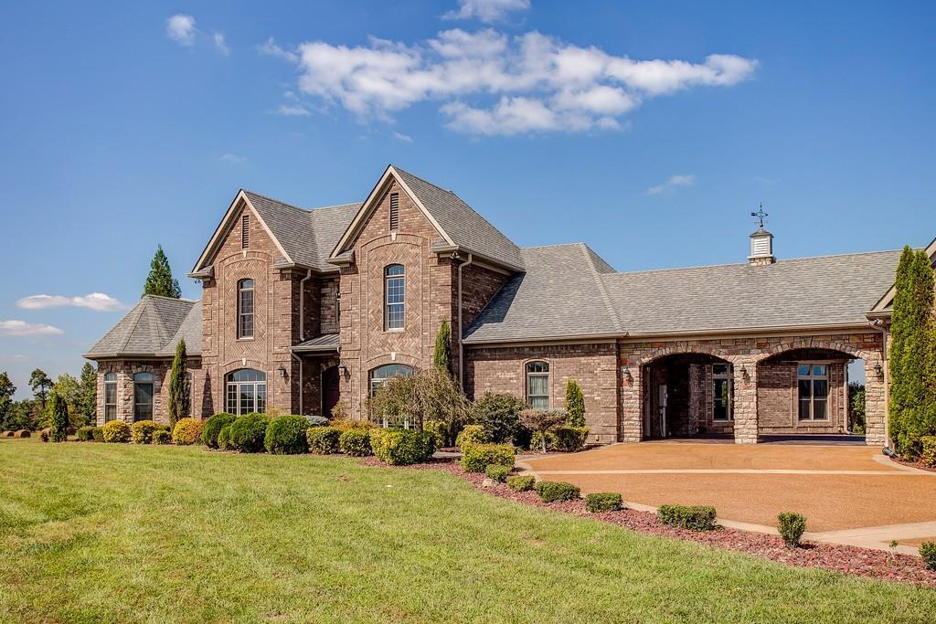 Luxury Custom-Built Country Home on 58.60 Acres