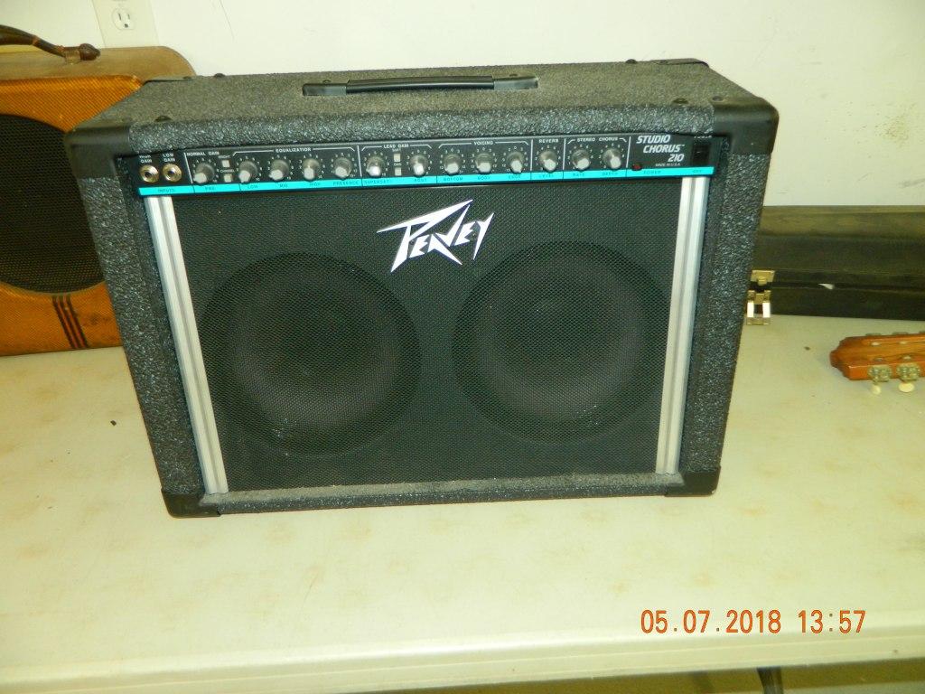 PEAVEY AMP