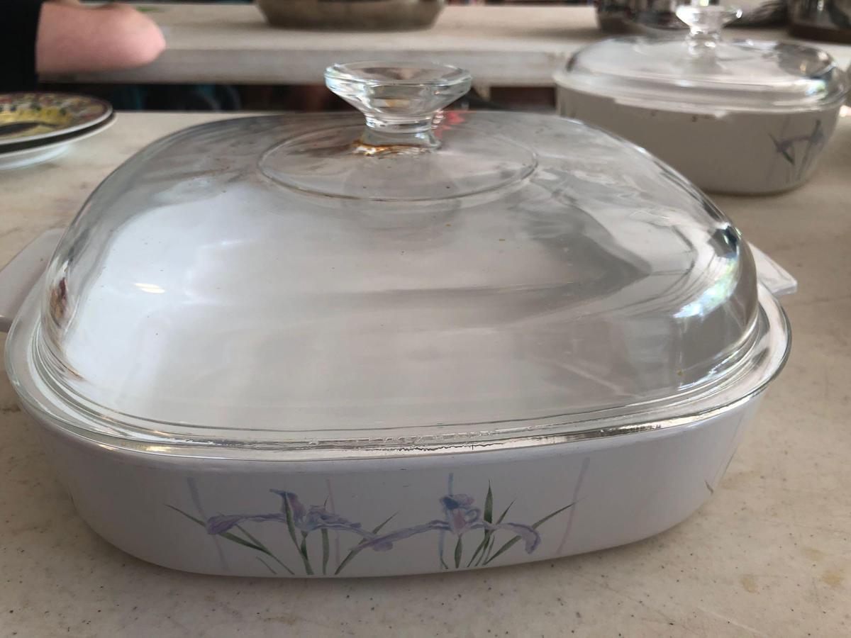 Corning Ware dish with lid
