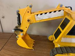 Mighty motorized Tonka exCavator