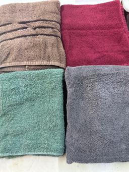 Lot of 8 Towels