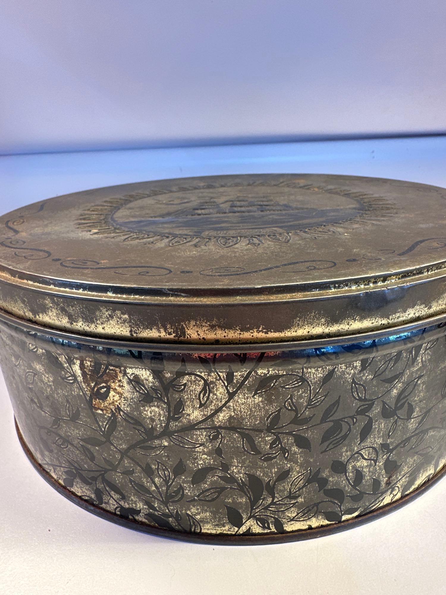 Vintage Merita Fruit Cake Tin with Lid/ Vintage The Clipper Tin With Lid