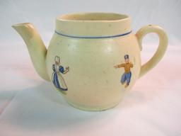 ROSEVILLE DUTCH TEA POT 1915  3" TALL MINT