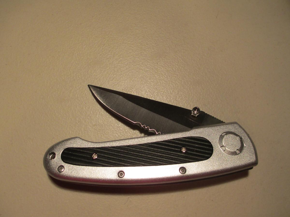 Pocket Knife New In Box