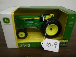 JOHN DEERE 2440 TRACTOR 1/16 SCALE