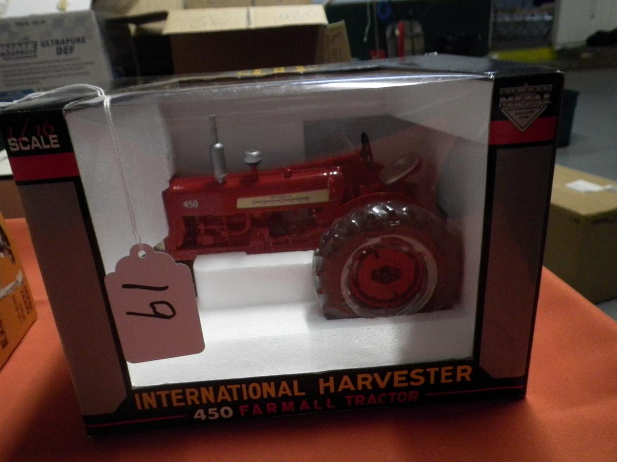 INTERNATIONAL HARVESTER 450 FARMALL TRACTOR