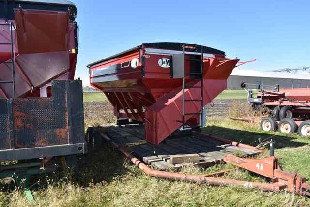 (Located in Sleepy Eye, MN) J&M Model #440 Dumper,