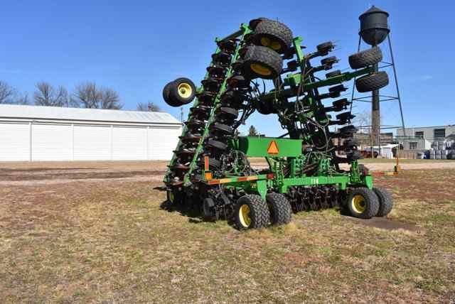 (Located in Sleepy Eye, MN) John Deere Model #1890