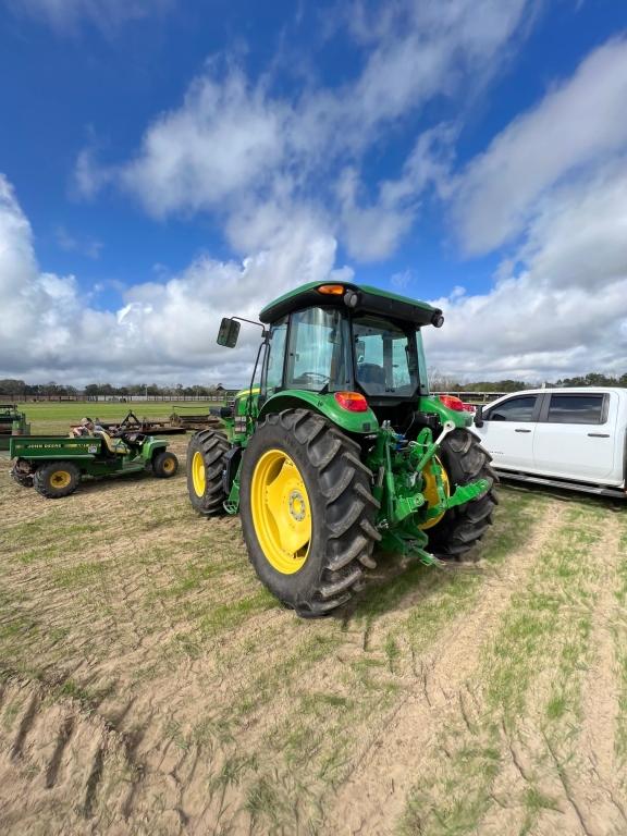 2019 John Deere 6105e Tractor