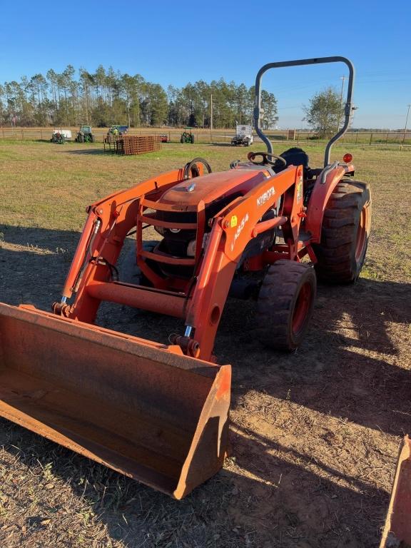 Kubota L4240 w/ Loader