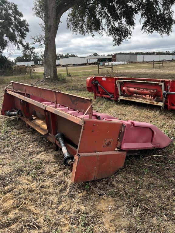 International Harvester 863 8 Row 20" Corn Head