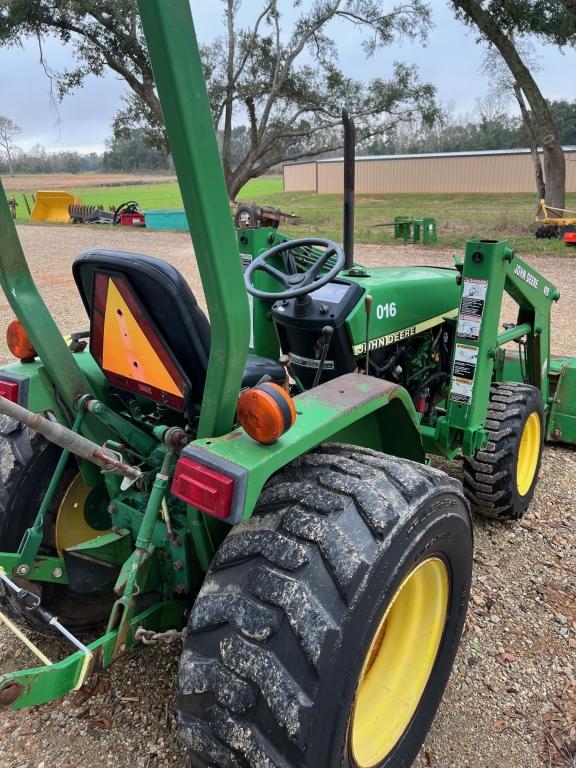 JOHN DEERE 790 MFWD TRACTOR