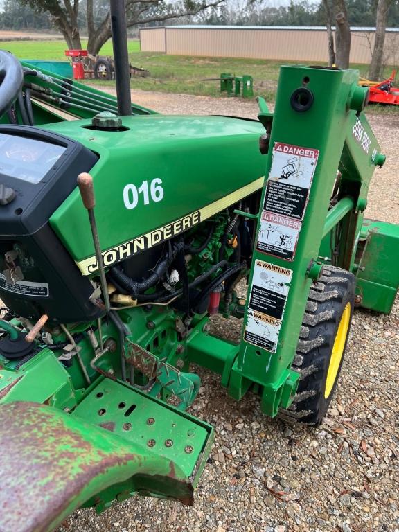 JOHN DEERE 790 MFWD TRACTOR