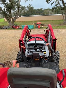 MASSEY 1533 TRACTOR