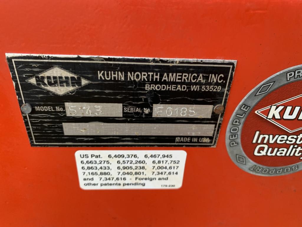 Kuhn Mixer Model 5743 w/ Scales
