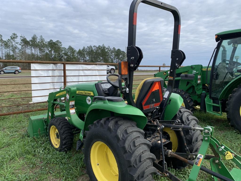 JD 3025E Tractor