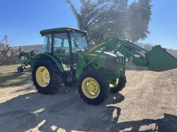 John Deere 5093e Tractor  w/ 553 Loader