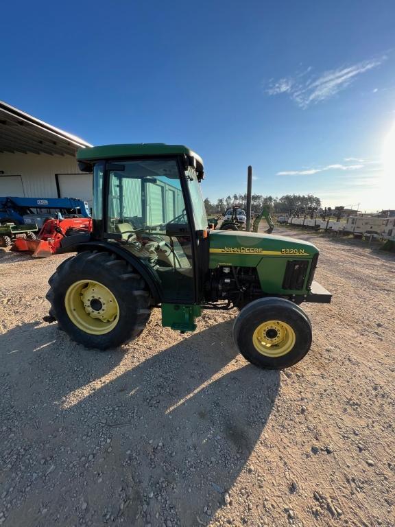 John Deere 5320n Orchard Specialty Tractor