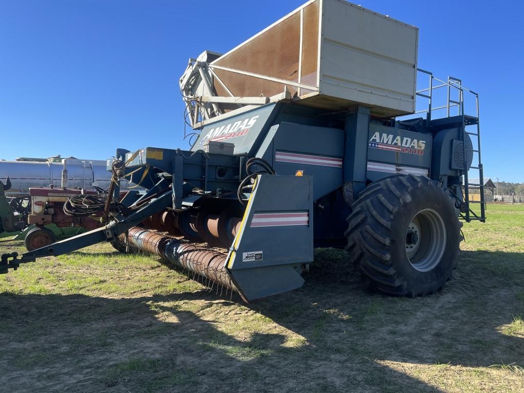 2011 Amadas M2100D3 Peanut Combine