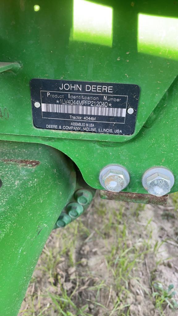 JOHN DEERE 4044M