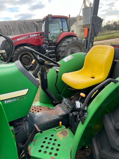 JOHN DEERE 5205 TRACTOR