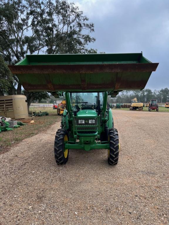 JOHN DEERE 5075E