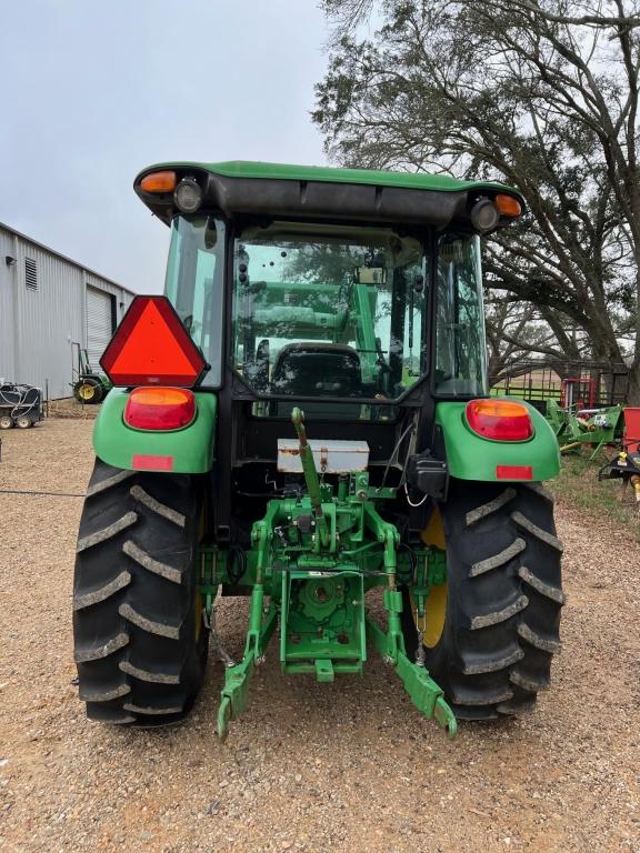 JOHN DEERE 5075E