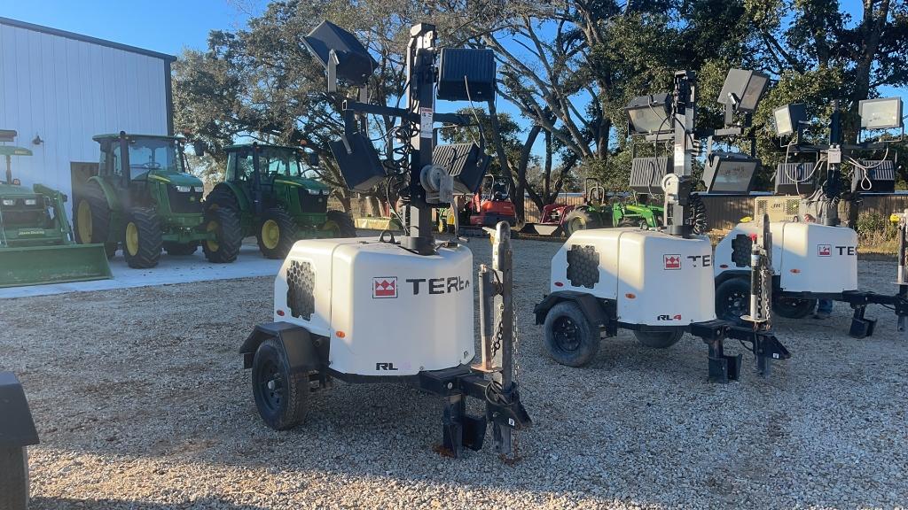 2017 TEREX USA LLC RL4 4 BULB LIGHT TOWER