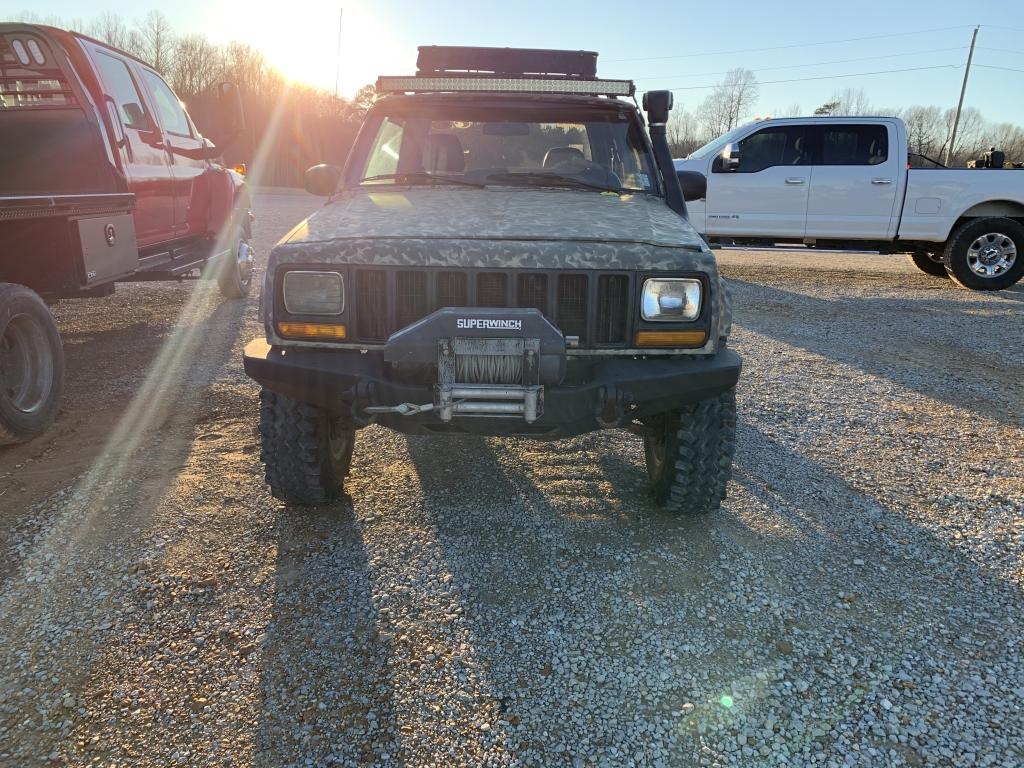 2001 Jeep Cherokee Truck