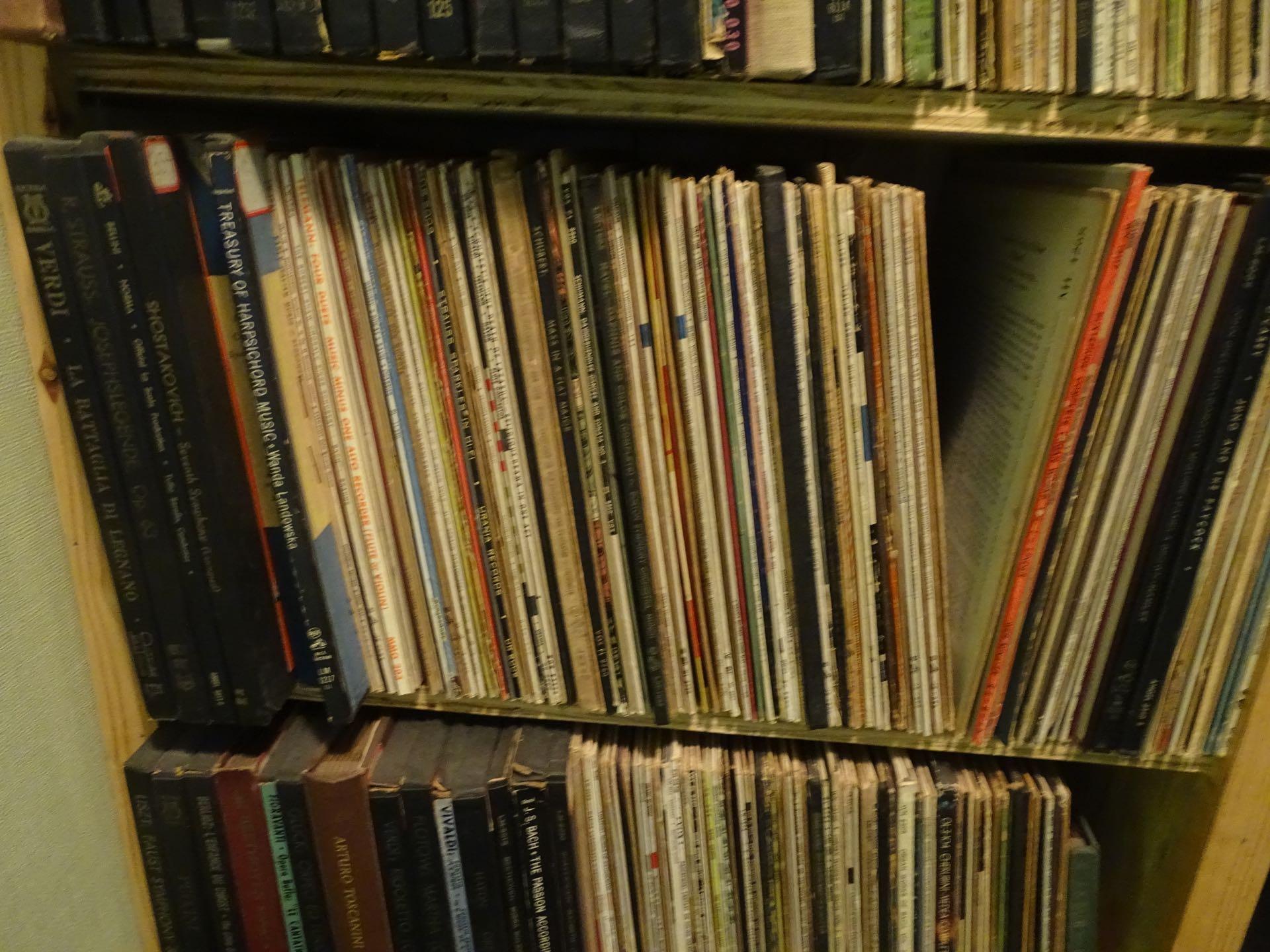 RECORDS L-PS X1 LARGE LOT (LOCATED IN ROCKWOOD CENTER)