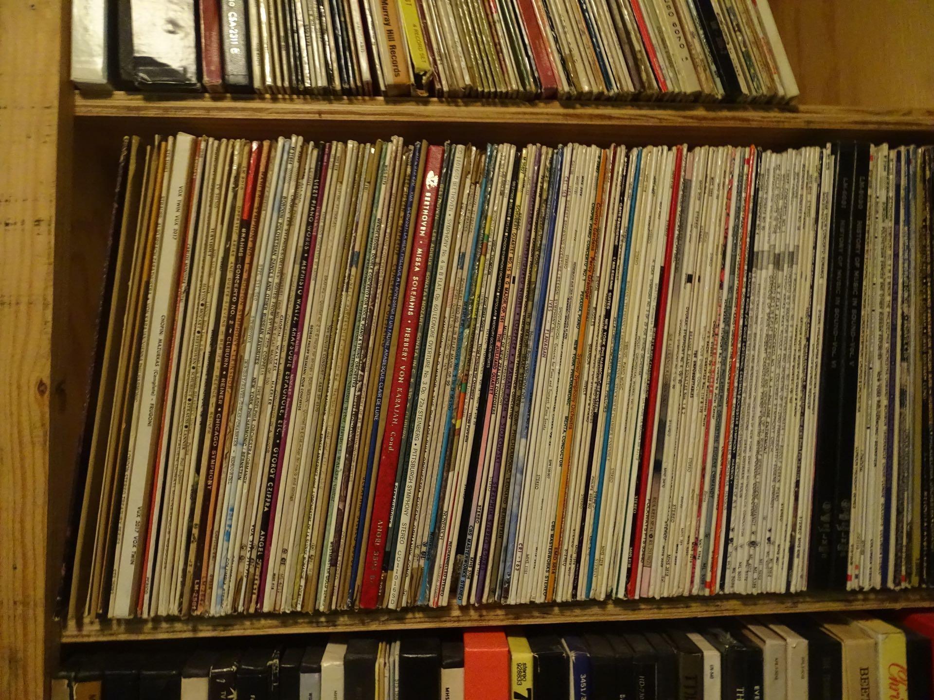 RECORDS L-PS X1 LARGE LOT (LOCATED IN ROCKWOOD CENTER)