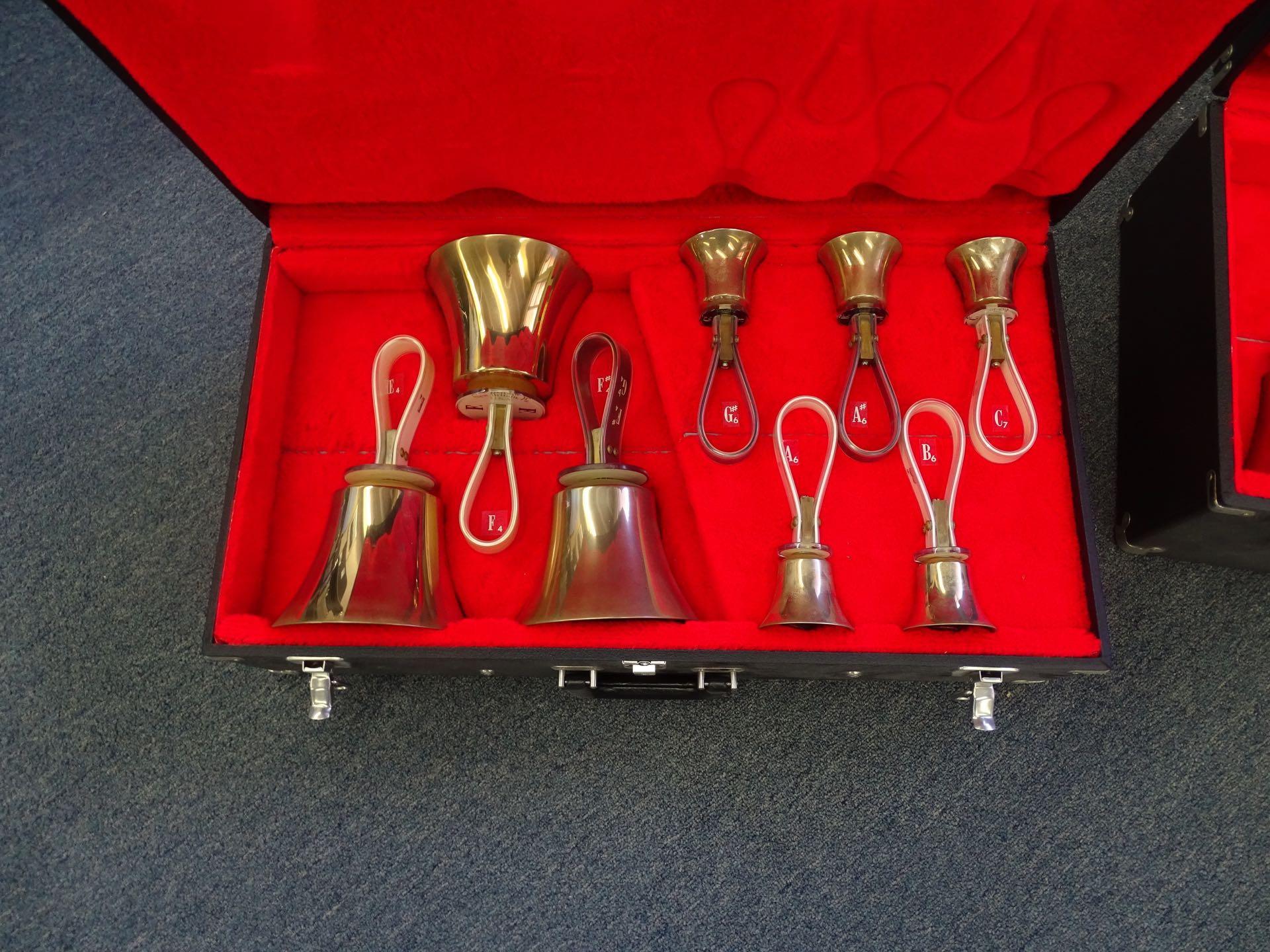 MALMARK 3 OCTAVE HAND BELL SET W/CASES & FOLDING TABLES, PADS, FOLD OUT 3 RING MUSIC HOLDER