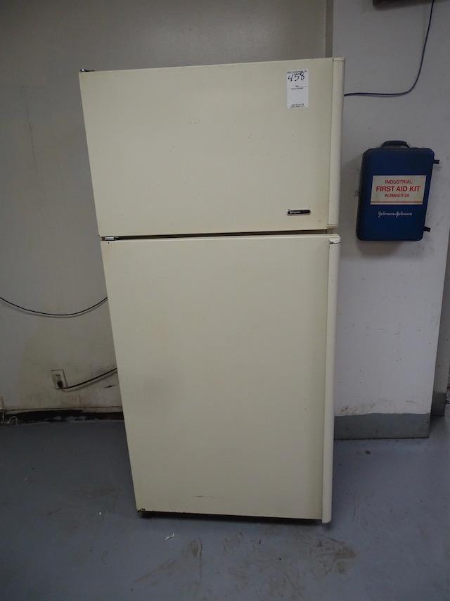 FRIGIDAIRE REFRIGERATOR