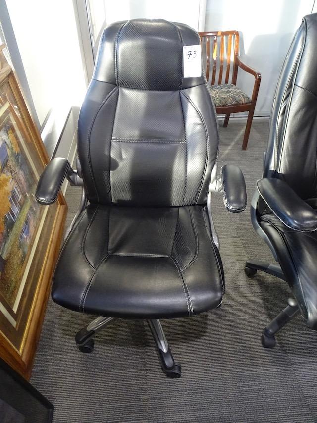 CASTERED EXECUTIVE CHAIRS