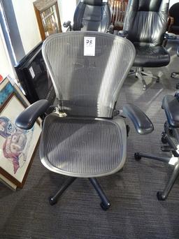 CASTERED EXECUTIVE CHAIRS