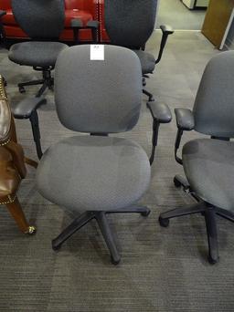 CASTERED EXECUTIVE CHAIRS