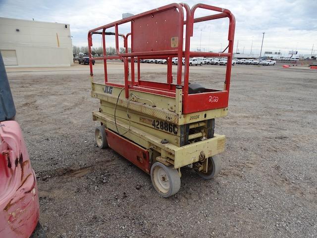 JLG ELECTRIC SCISSOR LIFT