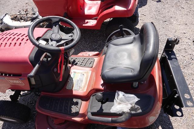 TORO LX 425 TWIM CAM RIDING MOWER NEEDS REPAIRED