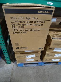 NEW METALUX VHB LED HIGH BAY LIGHTS 120/277 134W (X18)