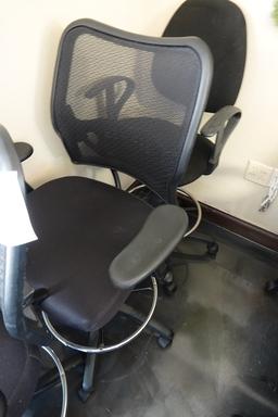 OFFICE CHAIRS (X2)