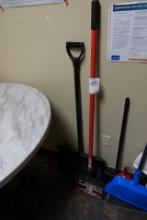 SNOW SHOVEL/SCRAPER X1